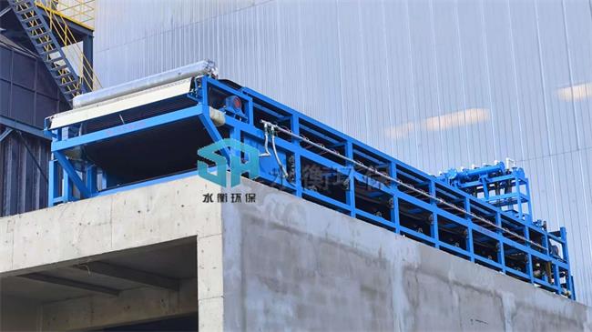 石家莊大型真空帶式過濾機安裝現場